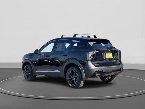 Super Black 2026 Nissan Kicks SR