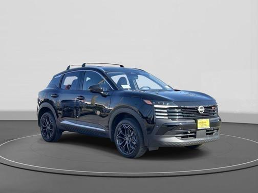 Super Black 2026 Nissan Kicks SR