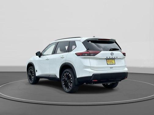 Everest White Pearl Tricoat 2026 Nissan Rogue Dark Armor