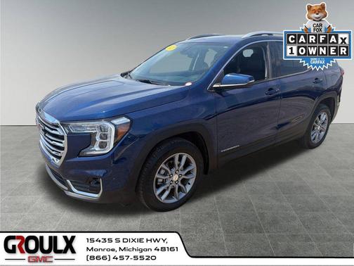 Marine Metallic 2022 GMC Terrain SLT