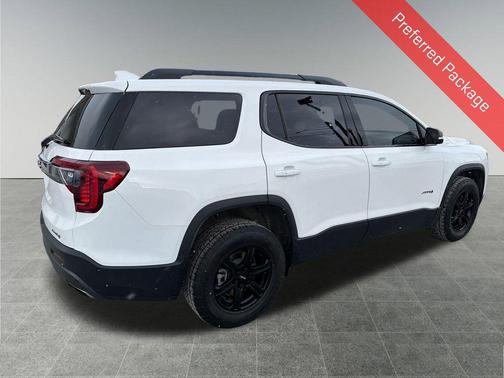 2023 GMC Acadia AWD AT4