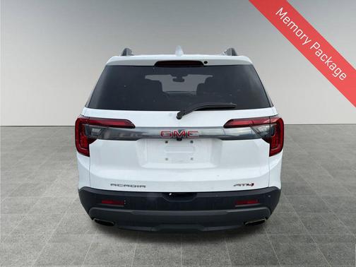 2023 GMC Acadia AWD AT4