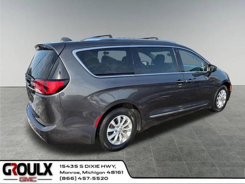 2018 Chrysler Pacifica Touring-L