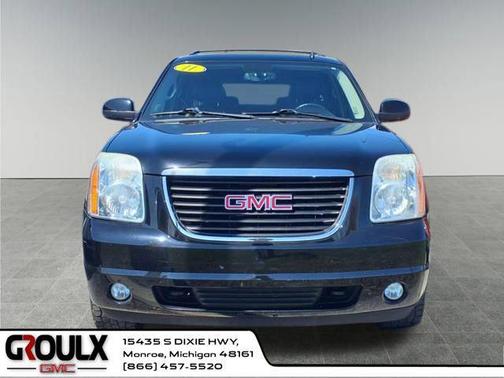 2011 GMC Yukon XL 2500 SLT