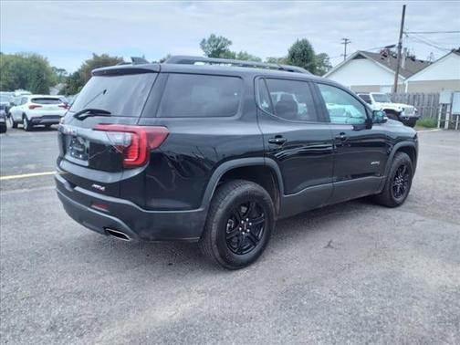 2023 GMC Acadia AWD AT4