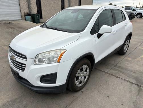 White 2016 Chevrolet Trax LS