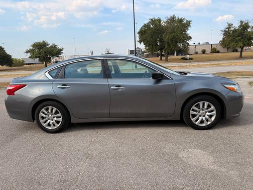 Gun Metallic 2016 Nissan Altima 2.5 S