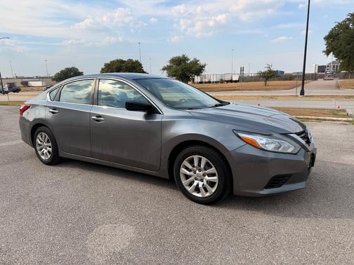 Gun Metallic 2016 Nissan Altima 2.5 S
