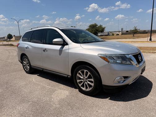 Silver 2014 Nissan Pathfinder SV