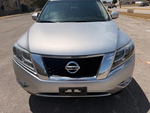 Silver 2014 Nissan Pathfinder SV