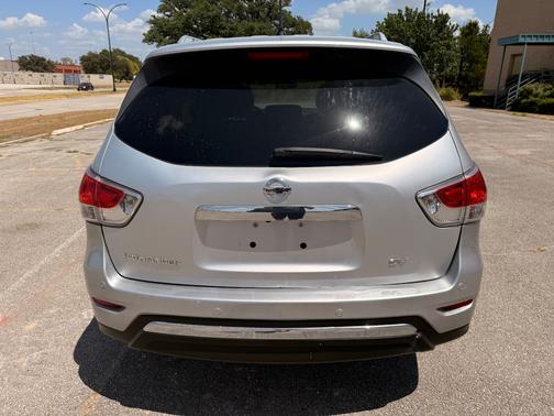 Silver 2014 Nissan Pathfinder SV