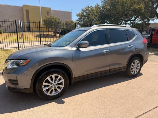 Gray 2017 Nissan Rogue SV