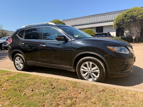 Black 2015 Nissan Rogue SV