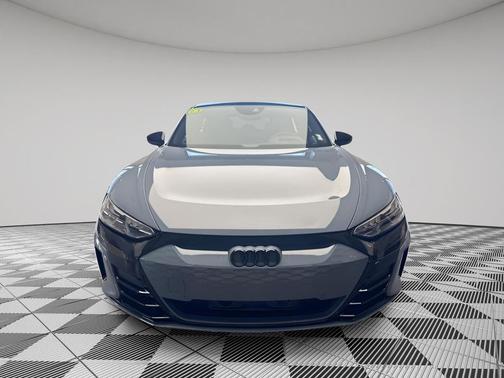2023 Audi e-tron GT Prestige quattro