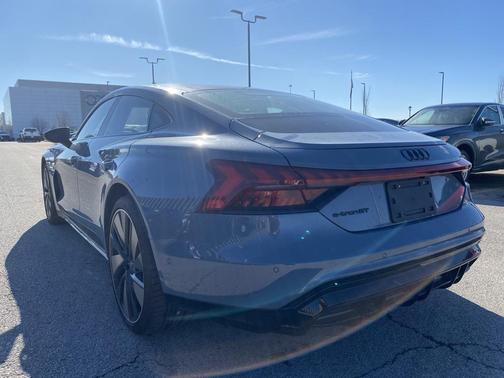 2023 Audi e-tron GT Prestige quattro