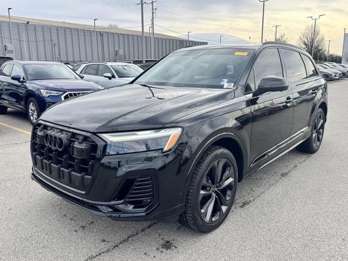 2025 Audi Q7 55 Premium Plus