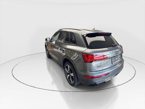 2024 Audi Q5 45 S line Prestige