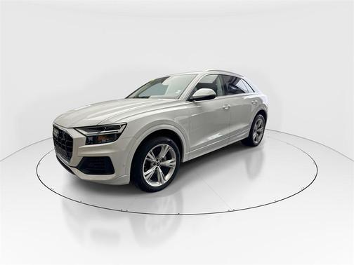 2022 Audi Q8 55 Premium Plus