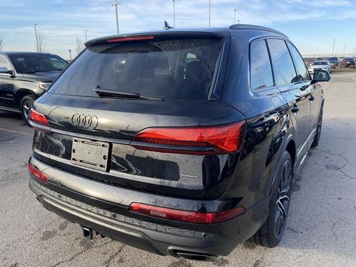 2025 Audi Q7 55 Premium Plus