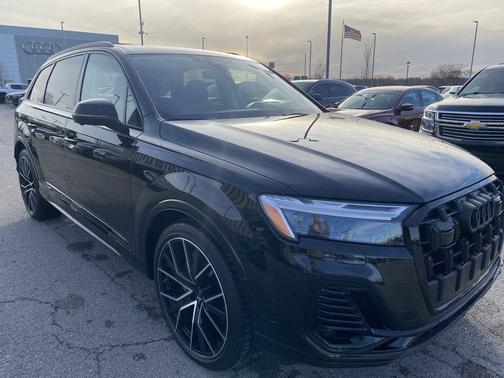 2025 Audi Q7 55 Premium Plus