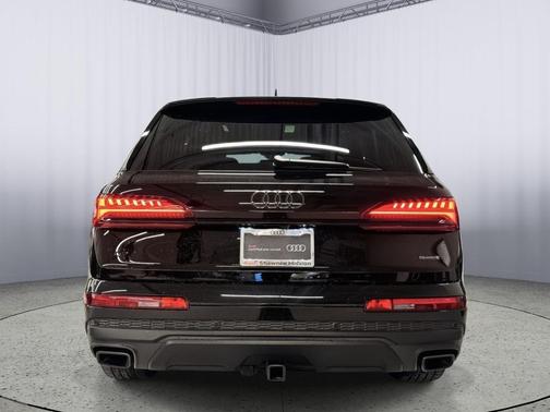 2025 Audi Q7 55 Premium Plus