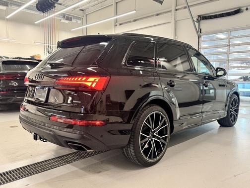 2025 Audi Q7 55 Premium Plus