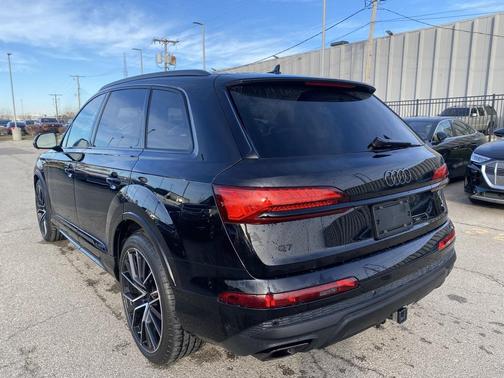 2025 Audi Q7 55 Premium Plus