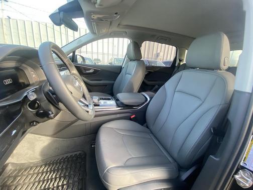 2025 Audi Q7 55 Premium Plus
