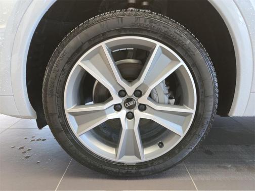 2025 Audi Q5 45 S line Premium