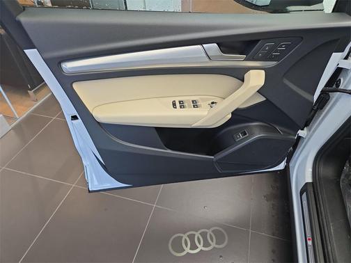 2025 Audi Q5 45 S line Premium