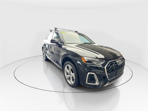 2022 Audi Q5 45 S line Premium Plus