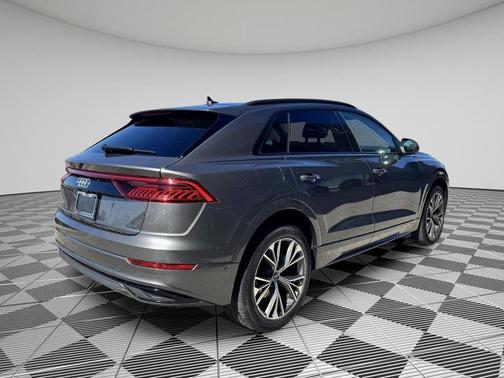 2022 Audi Q8 55 Premium