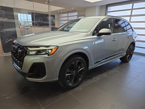 2025 Audi Q7 55 Premium Plus