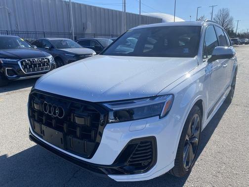 2025 Audi Q7 55 Premium Plus