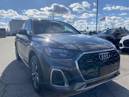2023 Audi Q5 45 S line Premium Plus