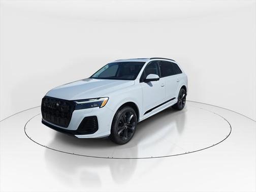 2025 Audi Q7 55 Premium Plus