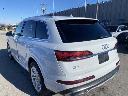 2023 Audi Q7 55 Premium