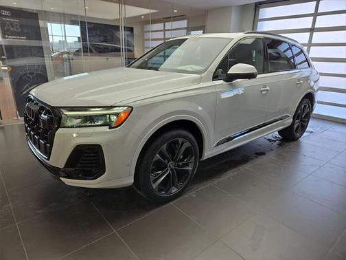 2025 Audi Q7 55 Premium Plus