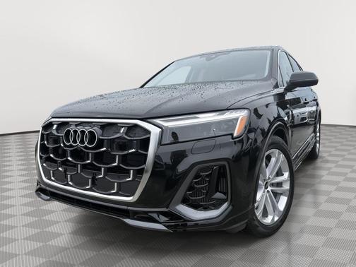 Mythos Black Metallic 2026 Audi Q7 55 Premium Plus