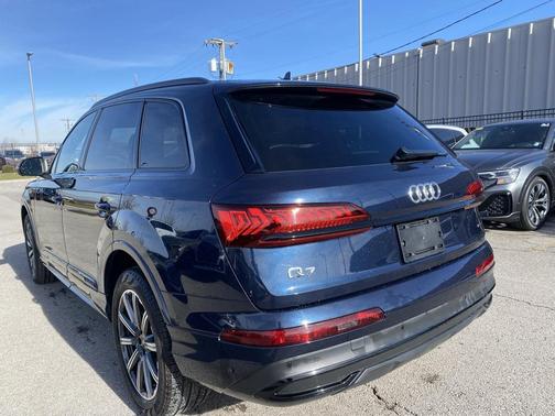 2024 Audi Q7 45 Premium Plus