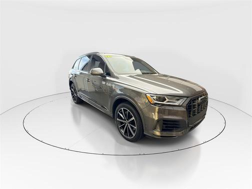 2021 Audi Q7 55 Premium Plus