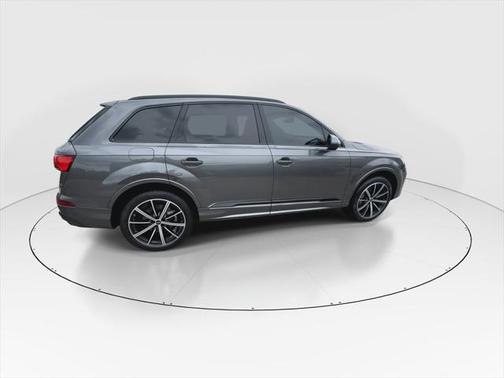 2025 Audi Q7 45 Premium Plus