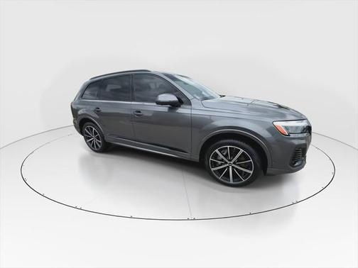 2025 Audi Q7 45 Premium Plus