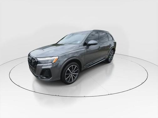 2025 Audi Q7 45 Premium Plus