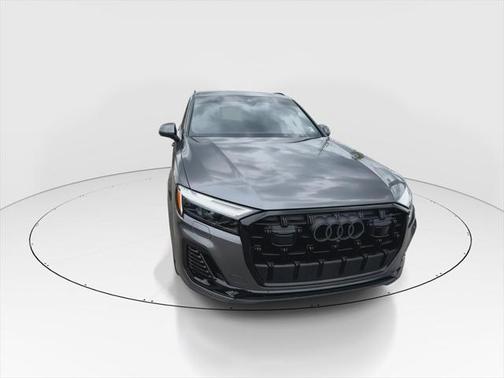 2025 Audi Q7 45 Premium Plus