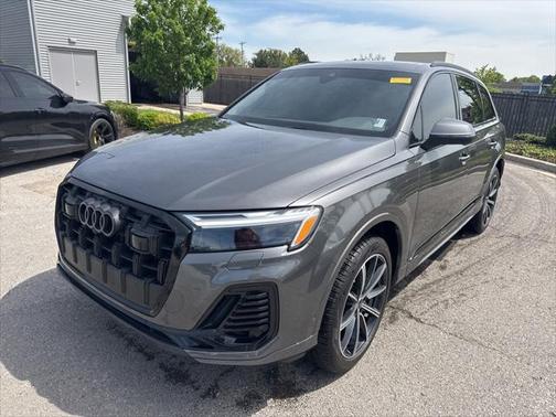 2025 Audi Q7 45 Premium Plus