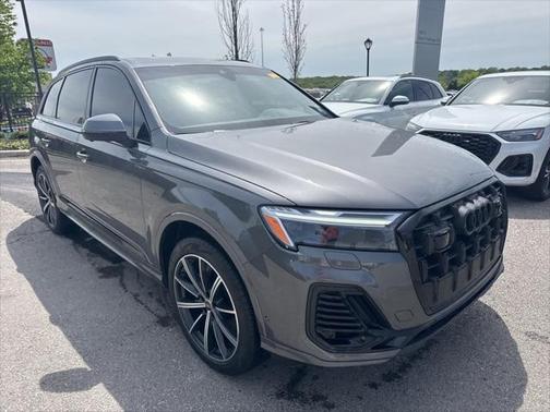 2025 Audi Q7 45 Premium Plus