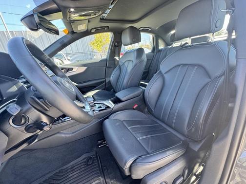 2023 Audi A4 Prestige 45 TFSI S line quattro S tronic