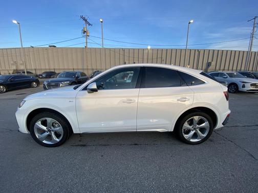 2022 Audi Q5 45 S line Premium Plus