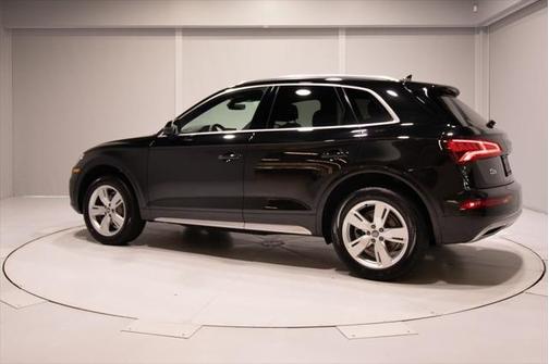 Mythos Black Metallic 2018 Audi Q5 2.0T Premium Plus